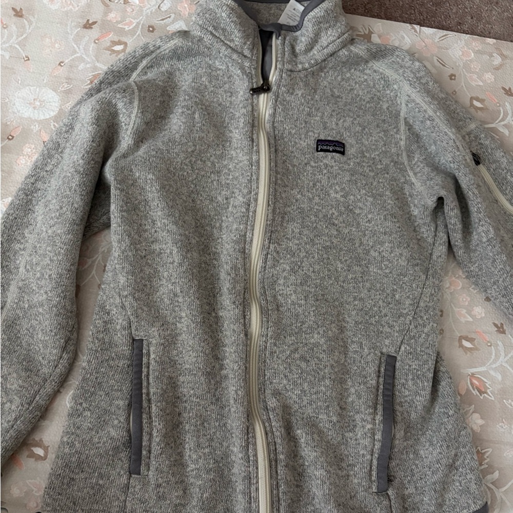 Women’s Patagonia zip jacket size small